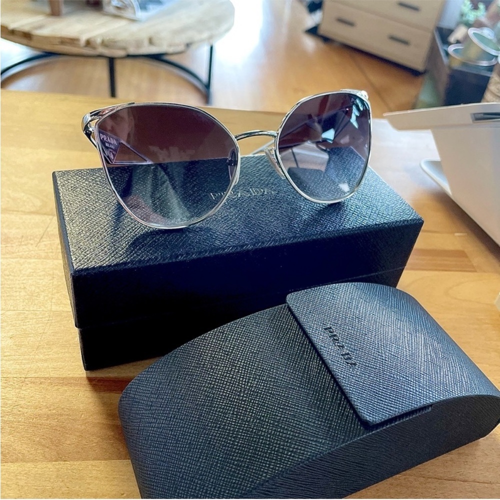 NWOT Prada – Cat Eye Sunglasses Triangle Logo – Silver Purple Gradient – Sz OS - Picture 13 of 13